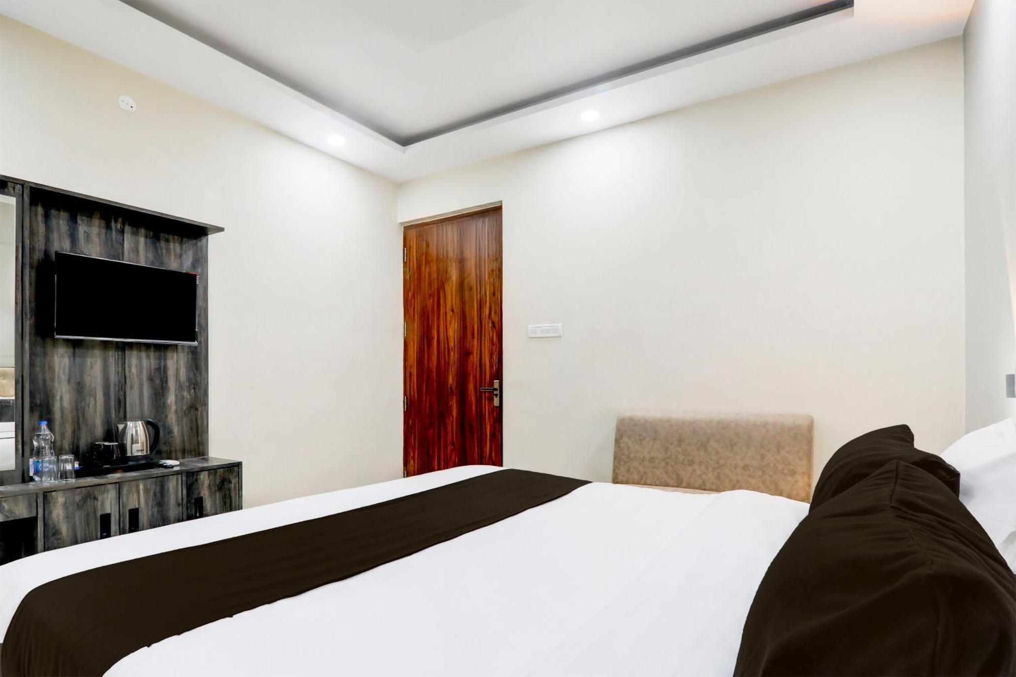 Super Townhouse Gls International Hotel Lucknow