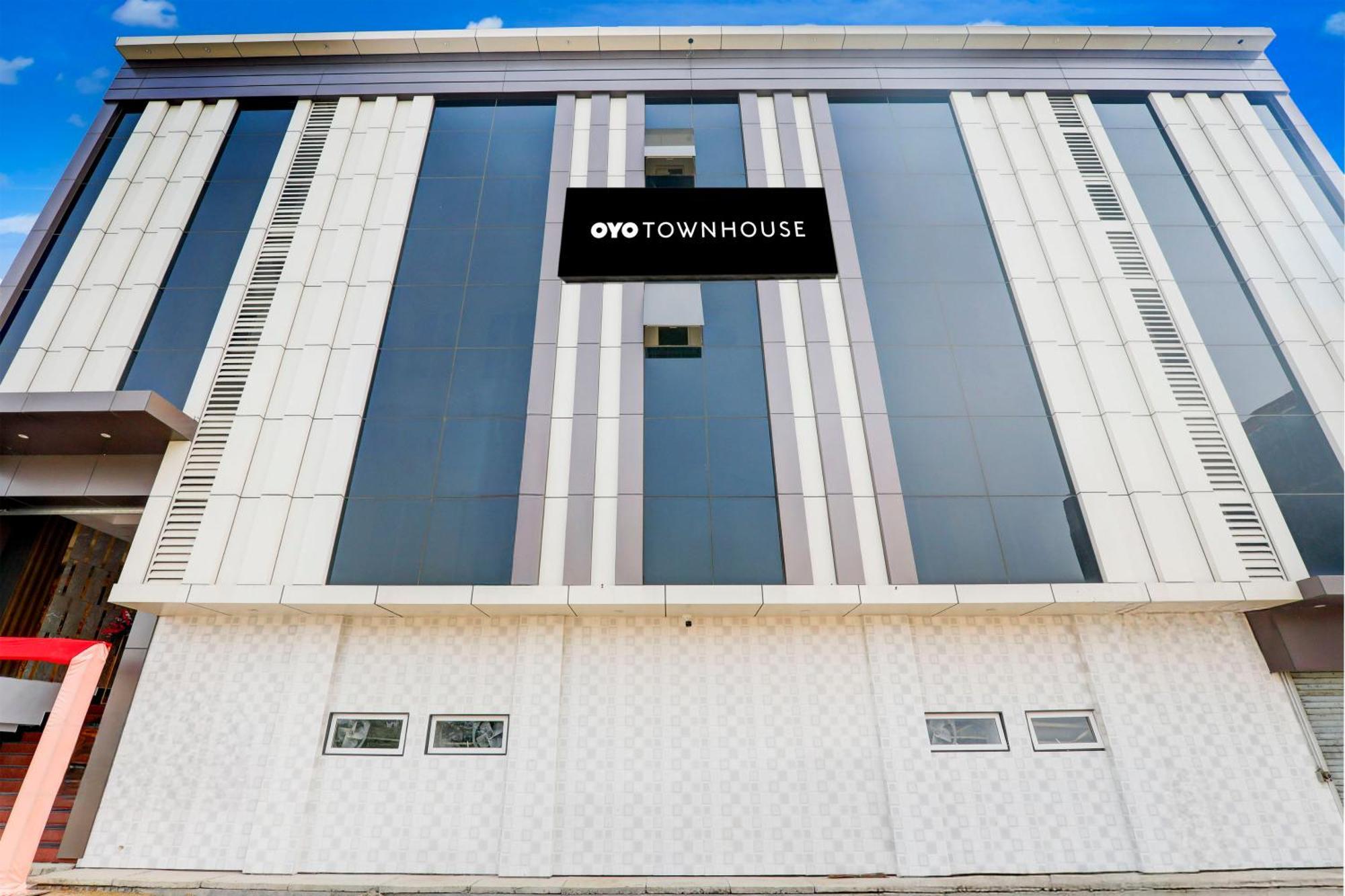 Super Townhouse Gls International Hotel Lucknow
