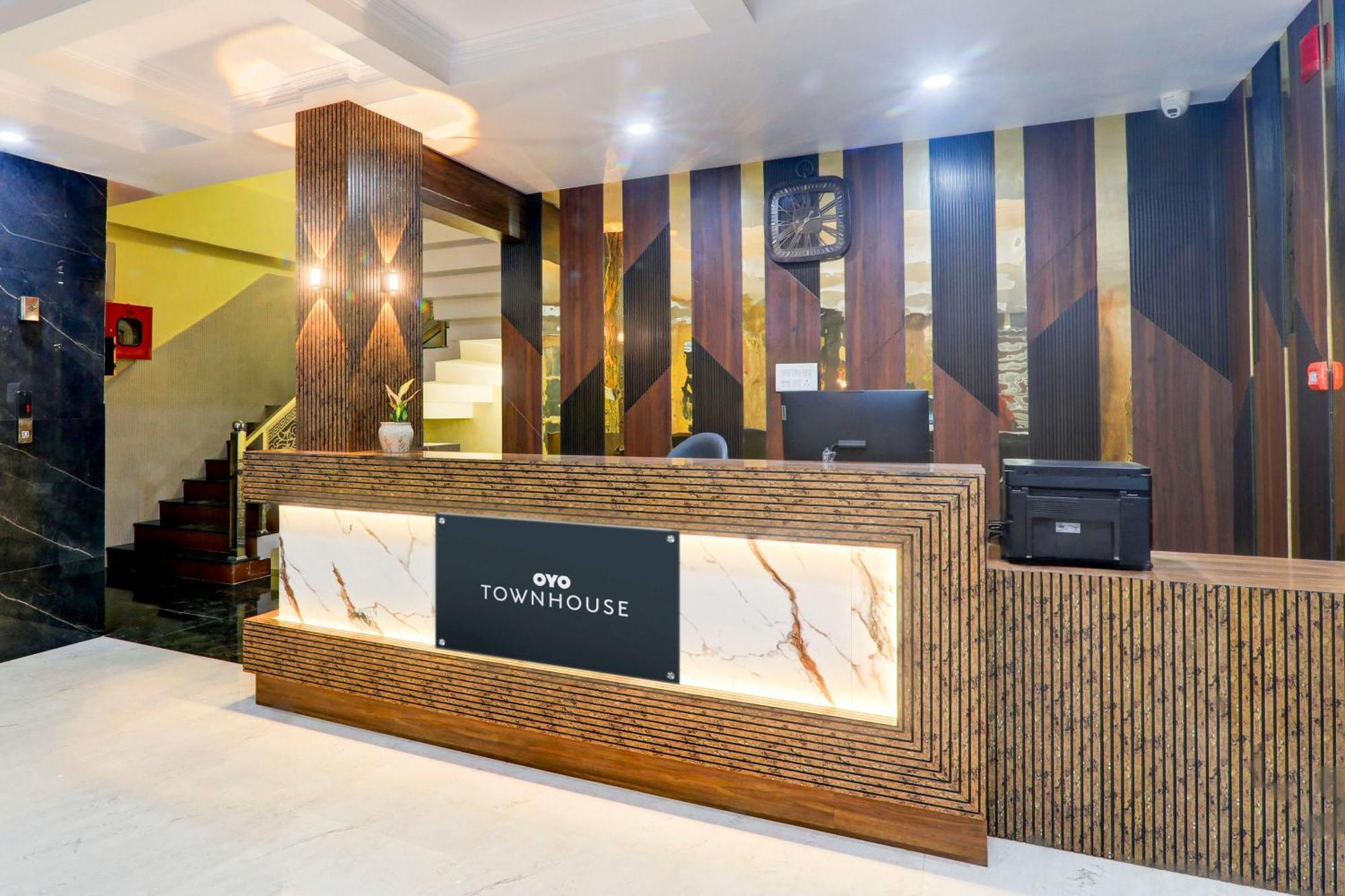 Super Townhouse Gls International * Lucknow